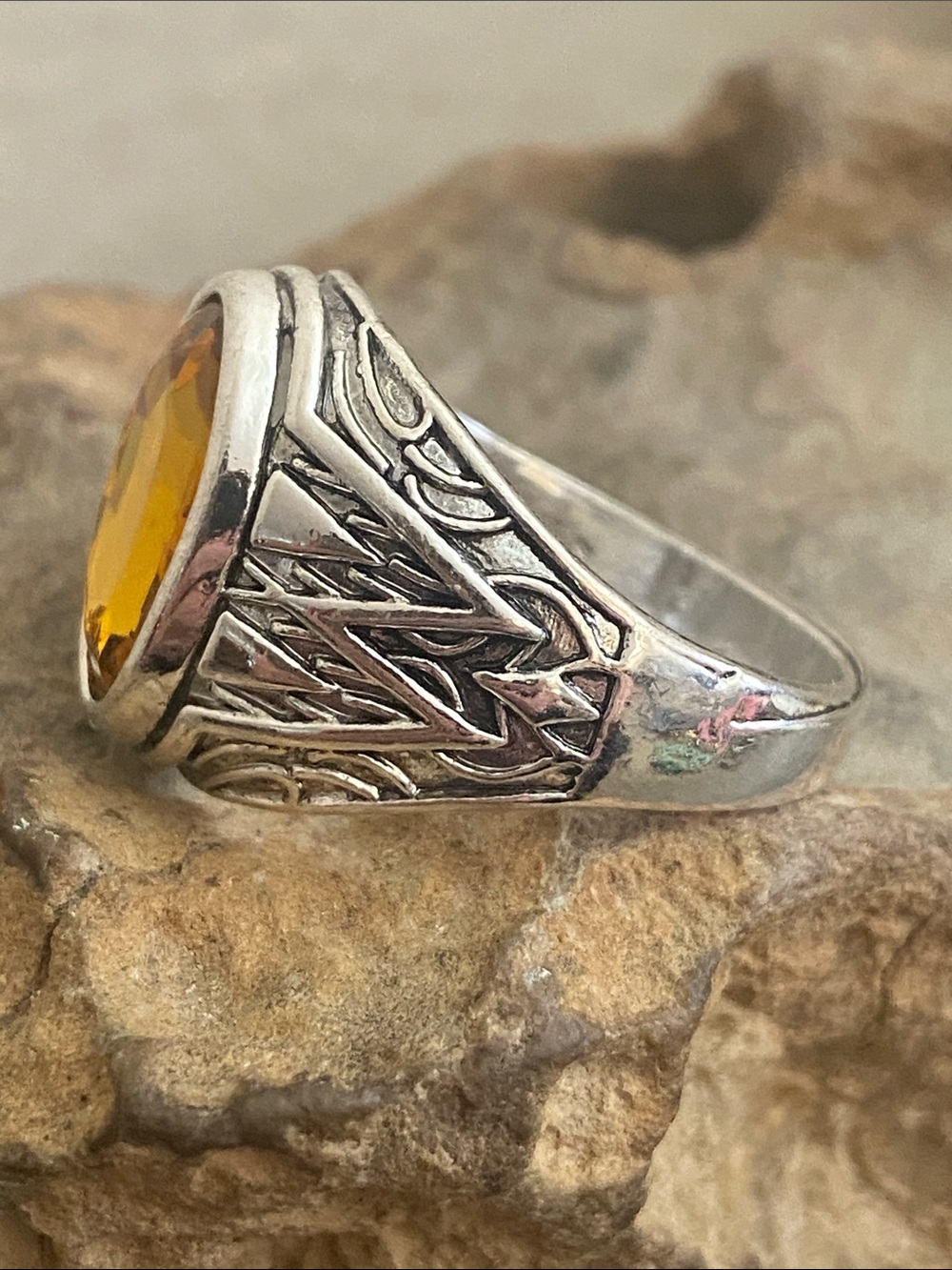 5/$10❤️❤️❤️NEW Silver Tone Zinc Alloy Yellow Amber Acrylic Statement Ring - Picture 5 of 6